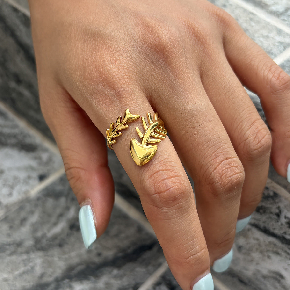 Women's Ding Seaside Advanced Fish Titanium Steel No Fading Stainless Vacation Ring
