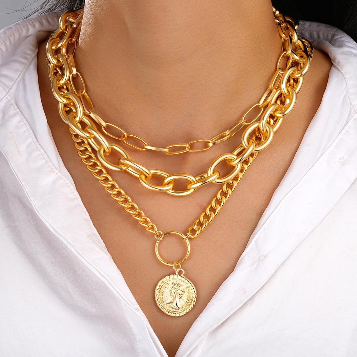 Women's Light Luxury Temperament Embossed Round Suits Necklaces