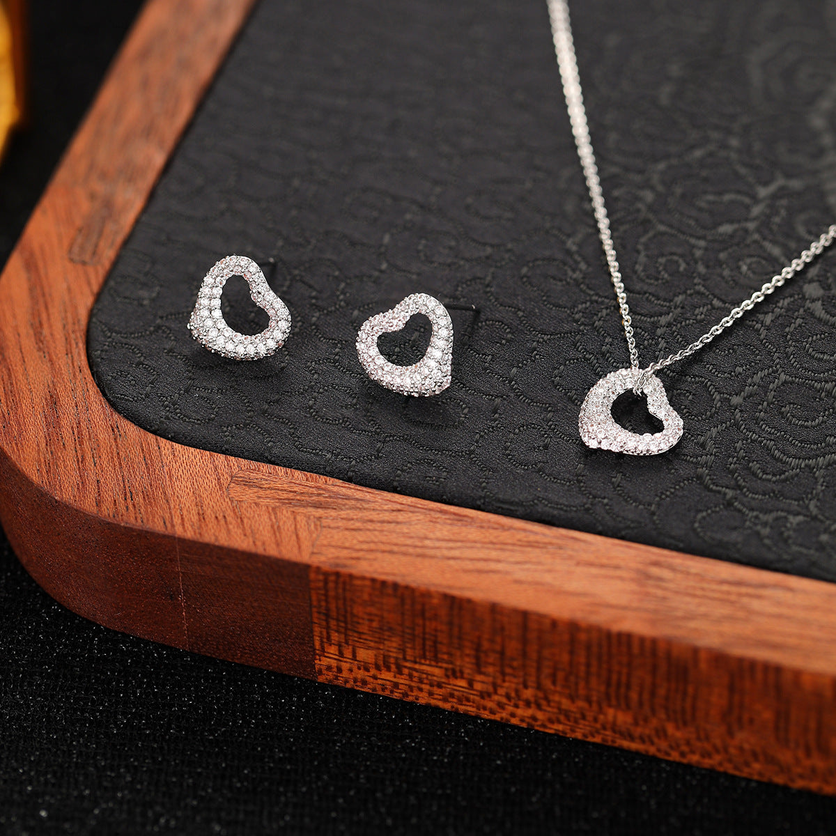 Glamorous Comfortable Two-piece Affordable Luxury Fashion Jewelry Set