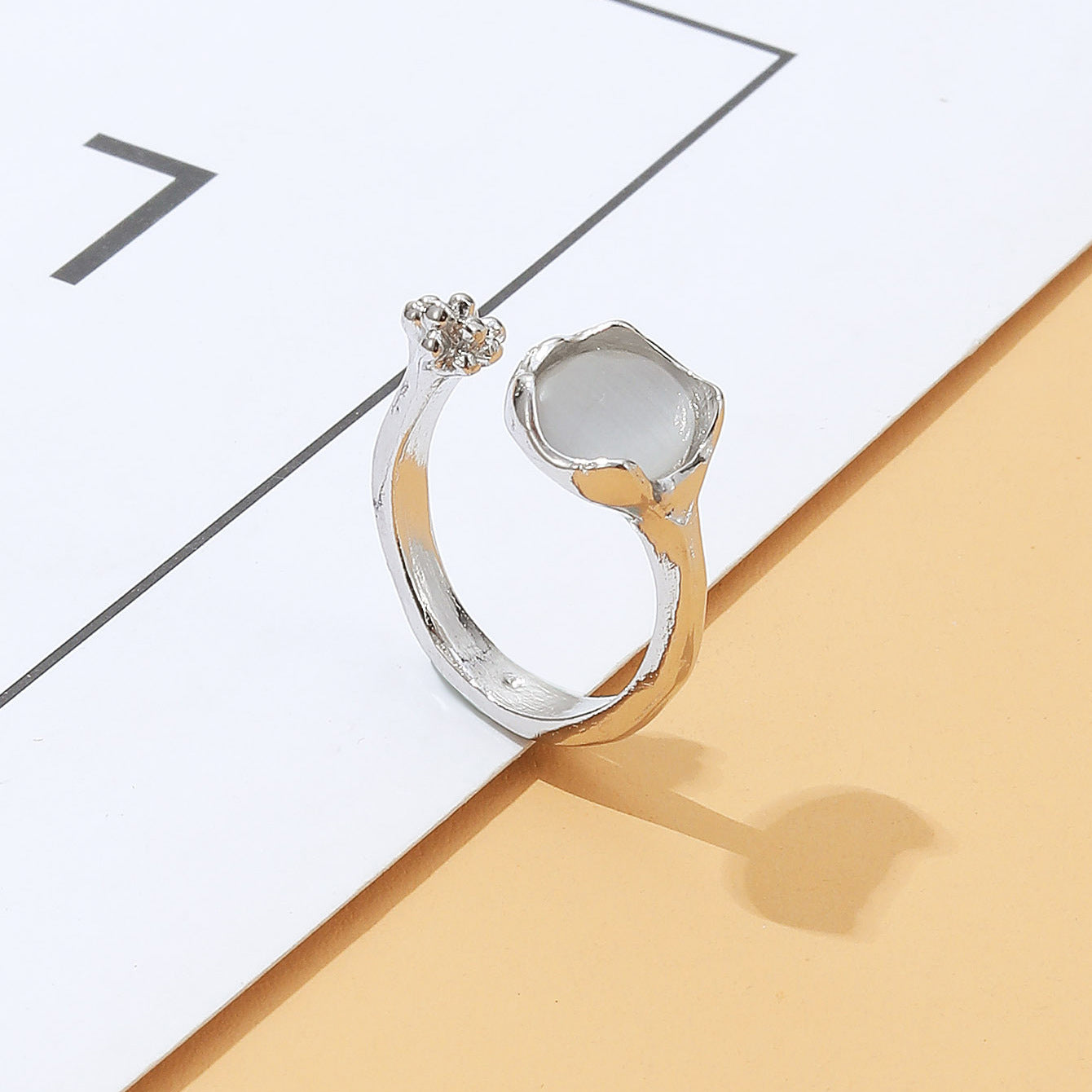 Moonlight Creative Adjustable Design Index Finger Stone Retro Rings