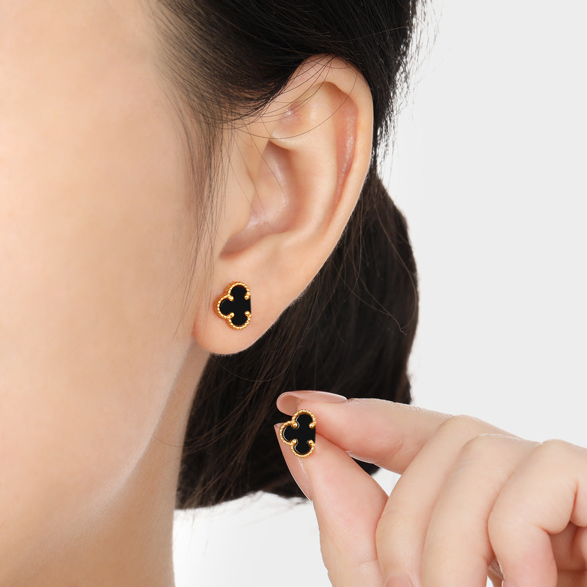 Simple Mini High Version Four Leaf Clover Ear Earrings