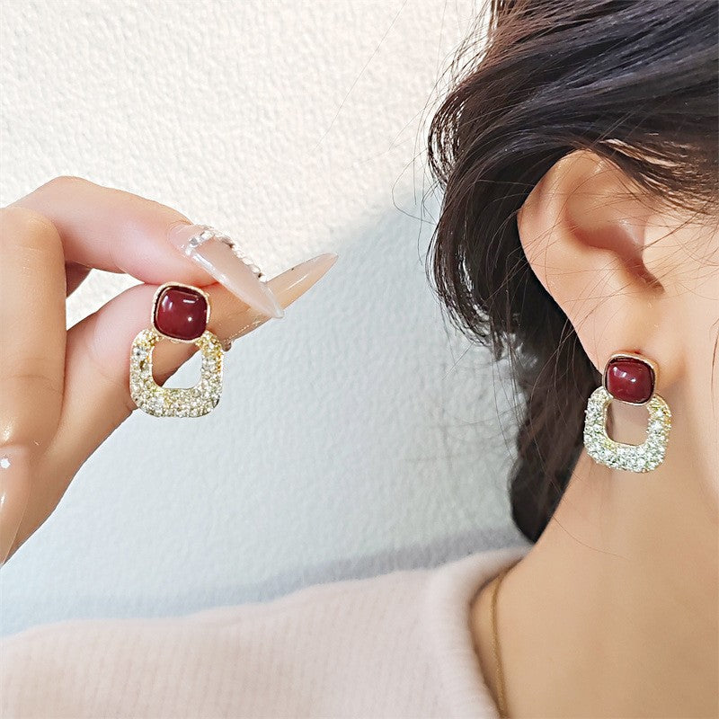 Chinese Red Elegant Retro Cheongsam Match White Earrings