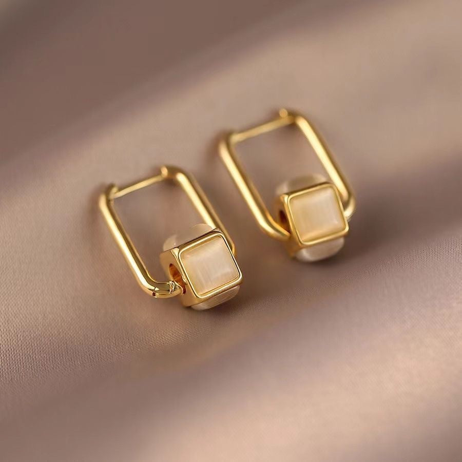 Female Light Luxury Minority Sensitive Circle Earrings