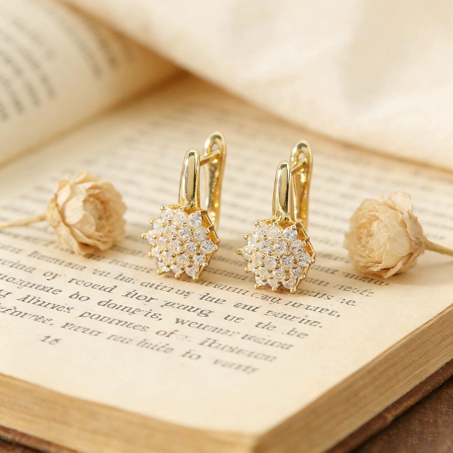 Women's Fashion Copper Inlaid Zircon Ear Clip French Exquisite Earrings
