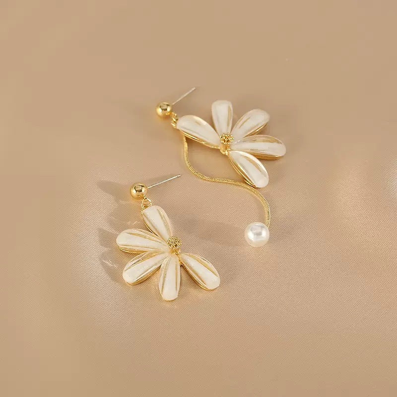 Women's Asymmetric Daisy Super Fairy Summer For Fashionable Earrings
