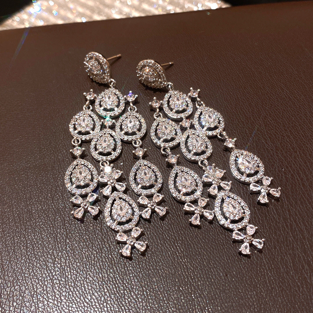 Women's Needle Inlaid Zircon Leaves Tassel Personalized Design Earrings