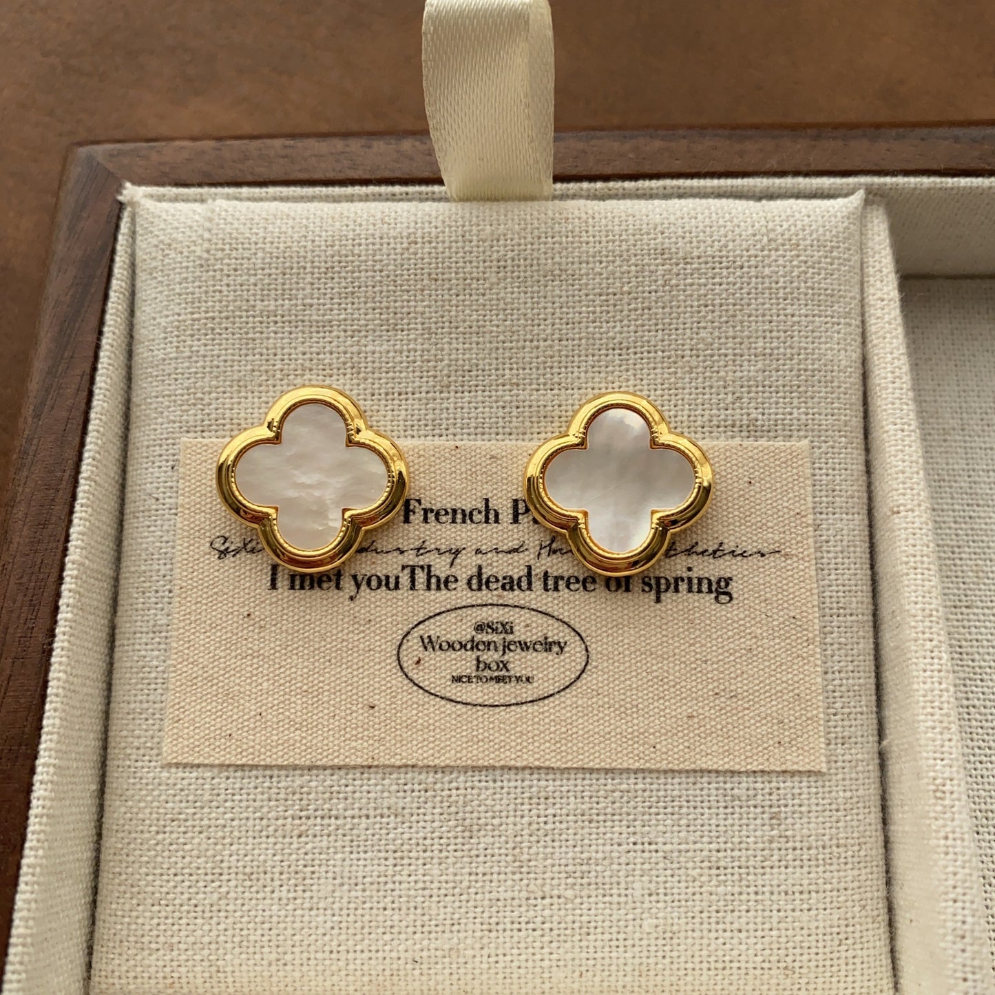 Women's Retro Affordable Luxury Fritillary Shell Light Lucky Romantic Fashion Stud Earrings