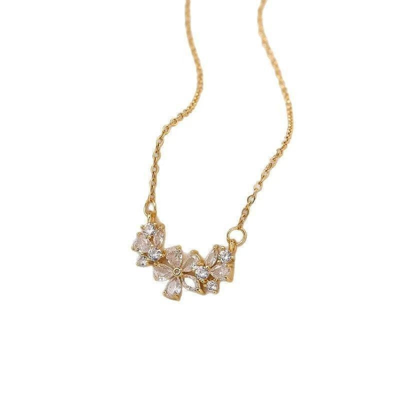 Sense Micro Inlaid Zircon Three Flowers Five Petal Flower Design Necklace