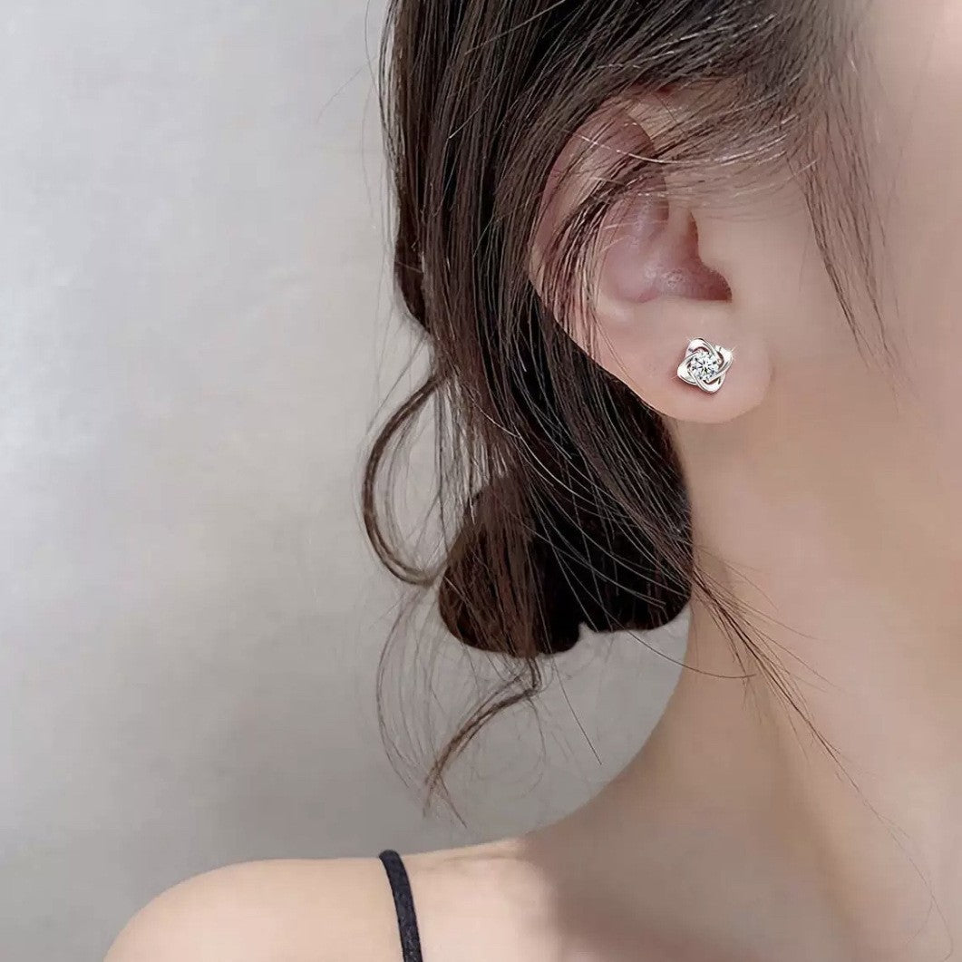Four-leaf Clover Three-dimensional Flower Fashion Diamond Ear Stud Earrings