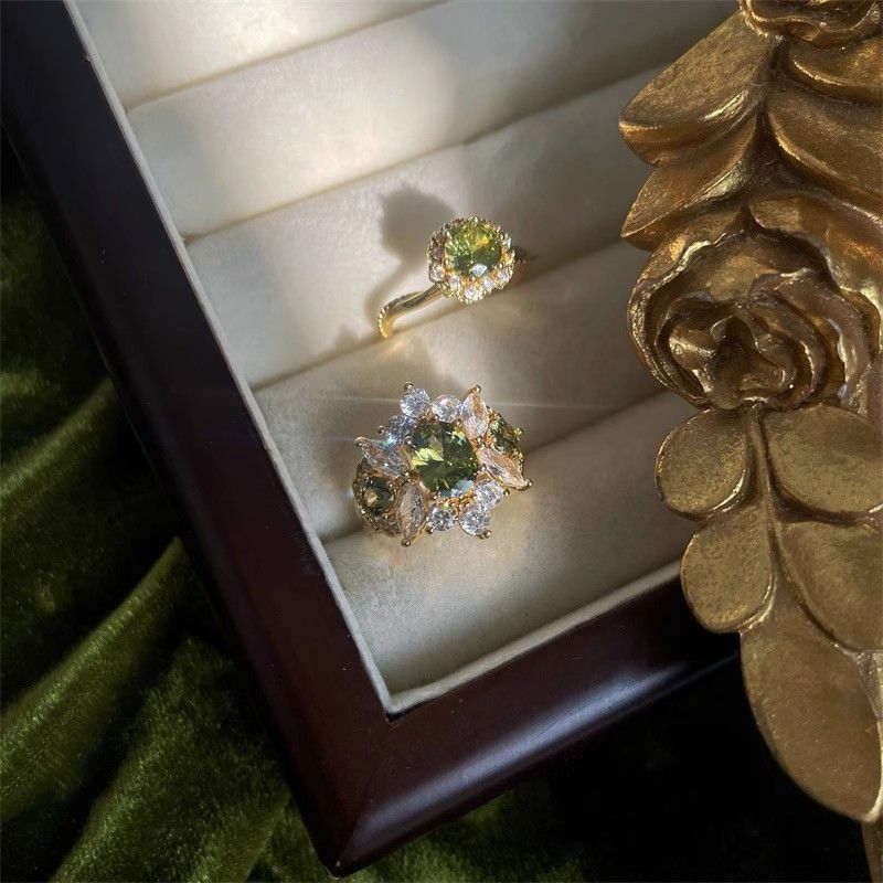 Olivine Emerald Retro Affordable Luxury High-grade Opening Adjustable Rings