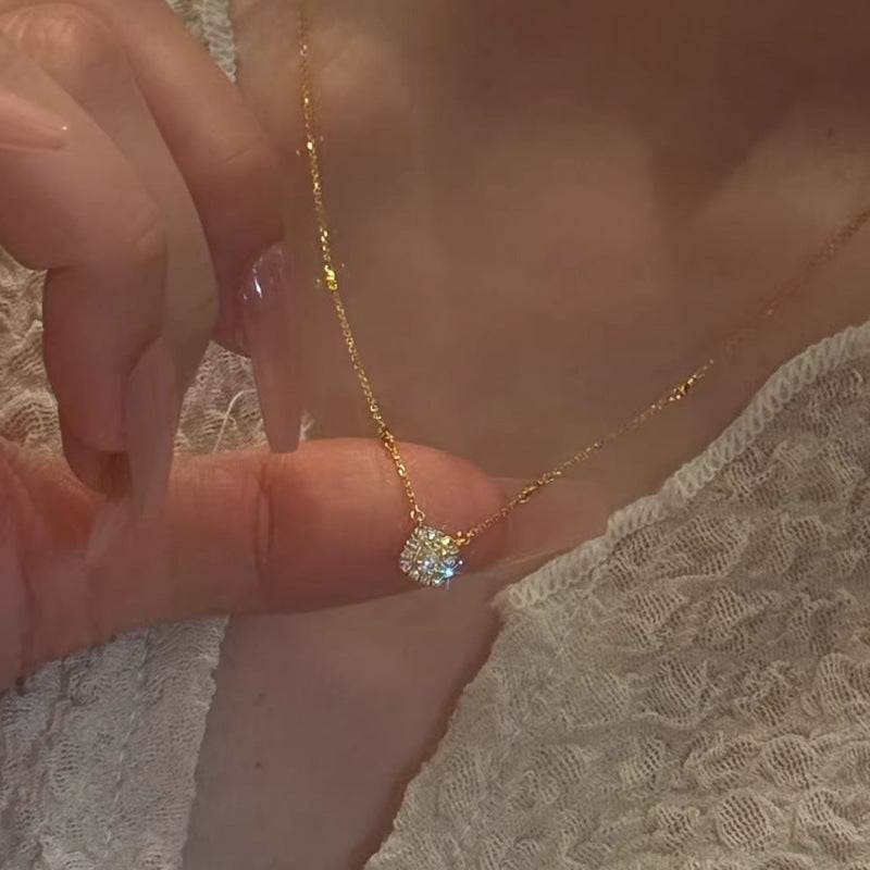 Women's Design Light Luxury Small Sugar Cube Twin French Necklace