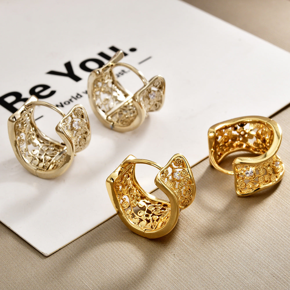 Gold Hollow Zircon Clip Light Luxury Personality High-grade Earrings