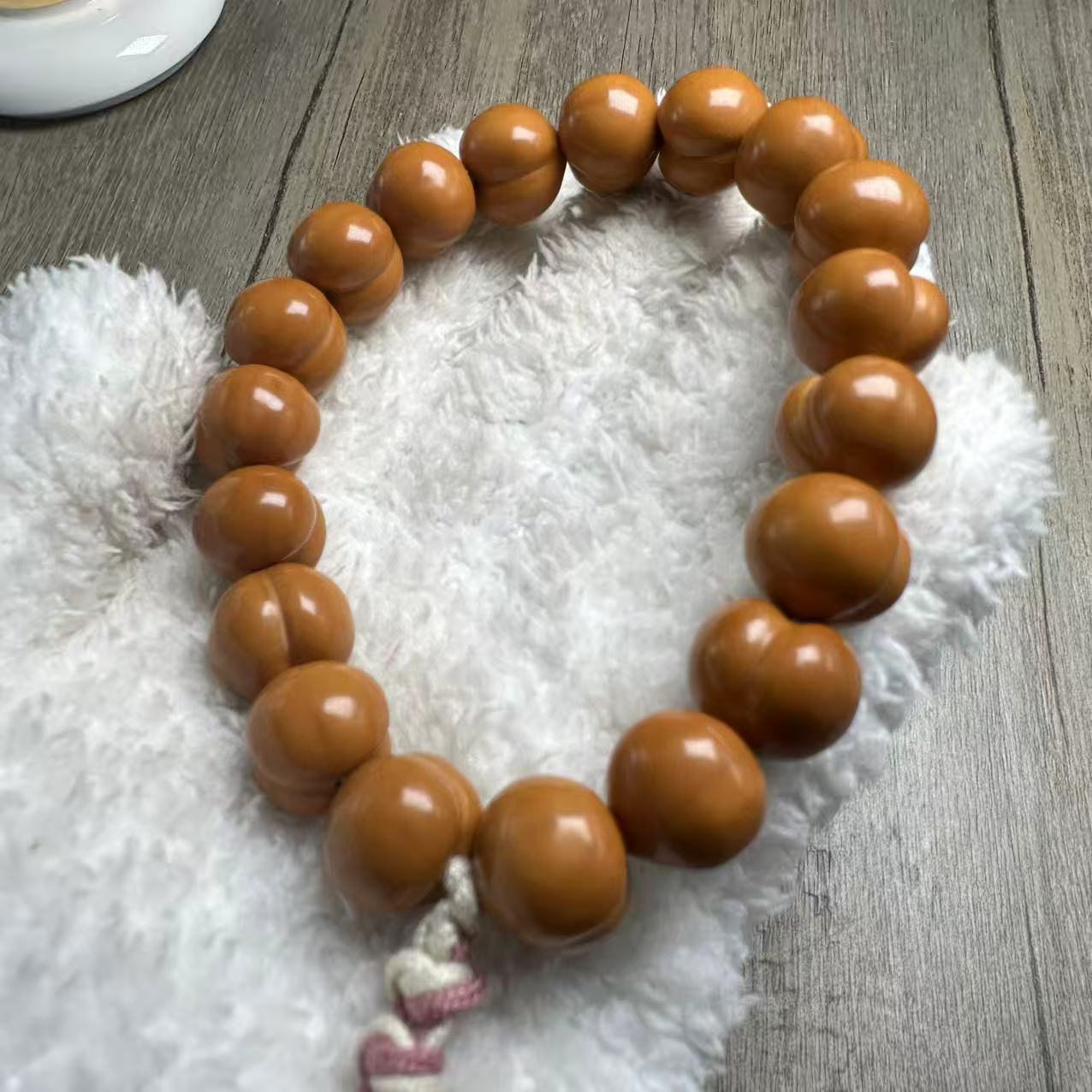 Fart Peach Roll Crisp Gourd Flower Love Shark Back Barrel Bracelet