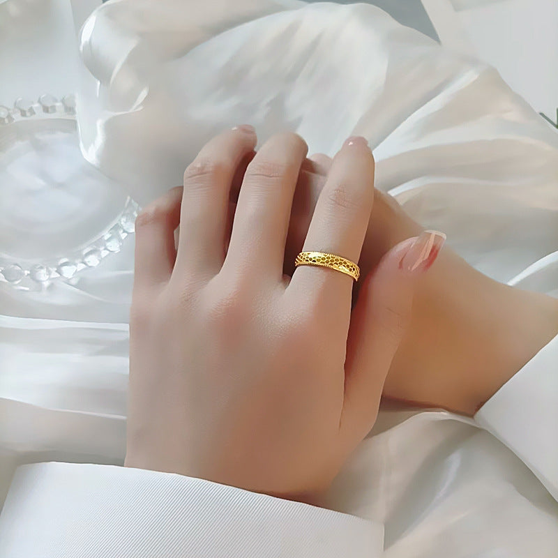 Fashion Classic Small Sequined Honeycomb Niche Sparkling Rings