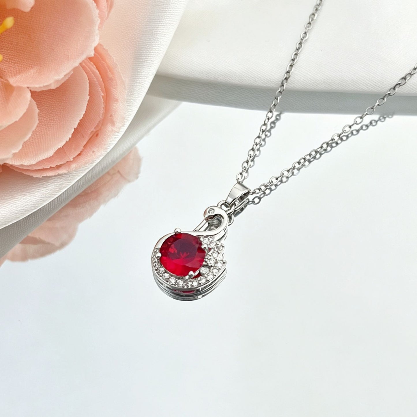 Women's Swan Light Luxury High-grade Clavicle Chain Elegant Necklace