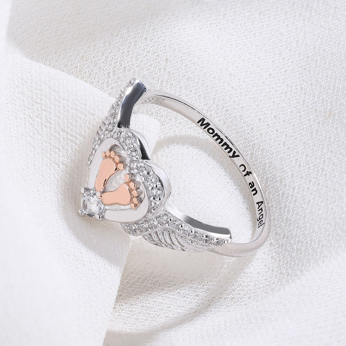 Creative Mother's Angel Wings Heart Engraved Ring