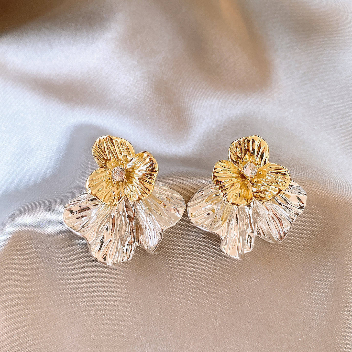 Women's Needle Zircon Bow Water Drop Tassel Simple Fashion Stud Earrings