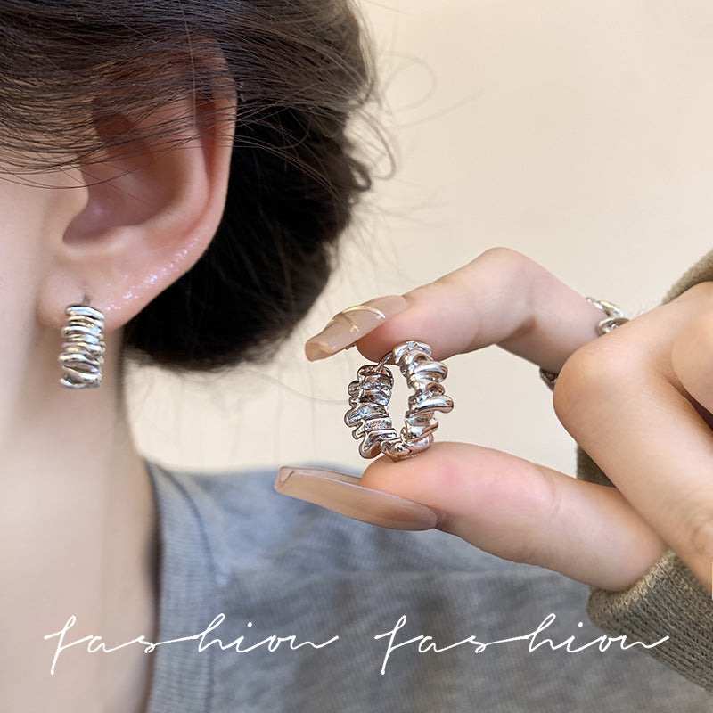 Design Sense Light Luxury Gold Unique Hook Female High Temperament Rings