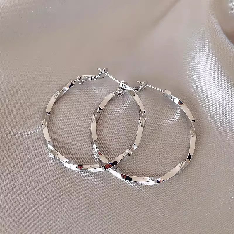 Simple Clip Exaggerated Design Elegant Wild Special Interest Light Luxury Ear Buckle