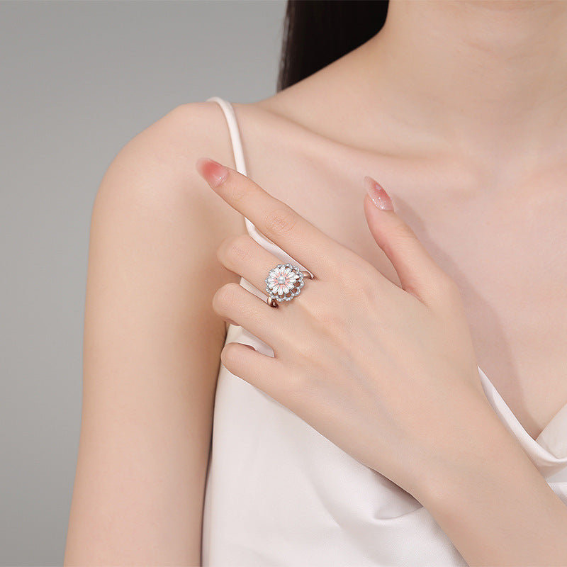 Women's Little Daisy Fashion Rotatable Glaze Flowers Switchable Index Rings