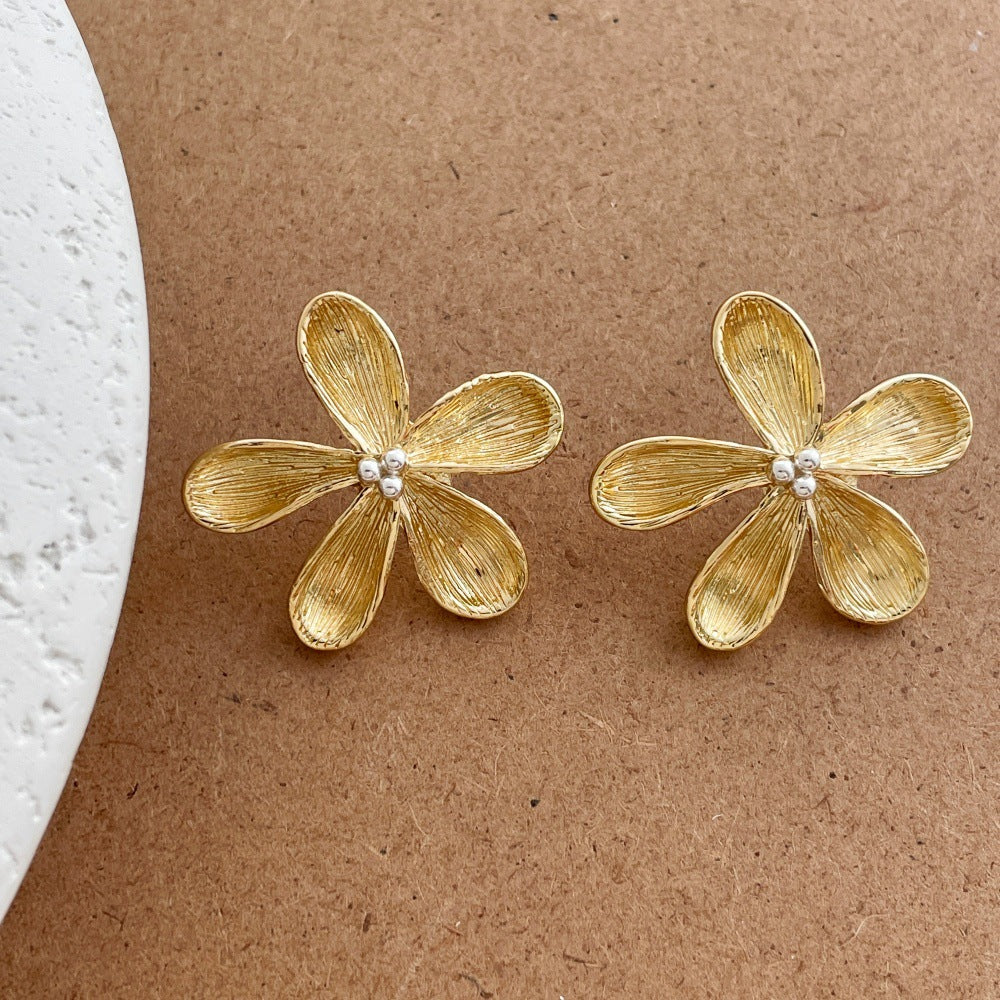 Women's Gold Flower Unique Design Fashion Simple Niche Daily Earrings