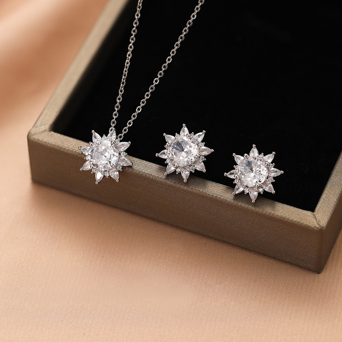Glamorous Comfortable Two-piece Affordable Luxury Fashion Jewelry Set