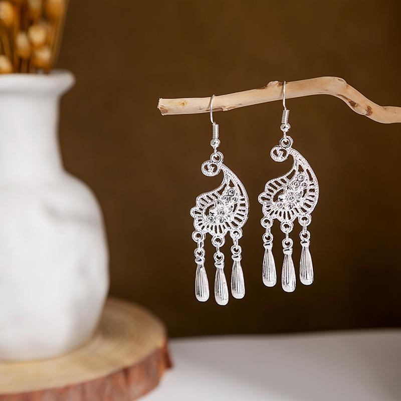 Miao Sier Personality Hollow Out Leaf-shaped Fashion Earrings