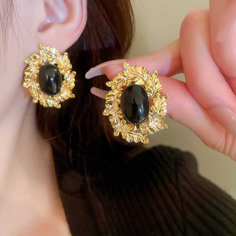 Women's Korean Style Metal Alloy Pearl High-grade Long Stall Light Stud Earrings