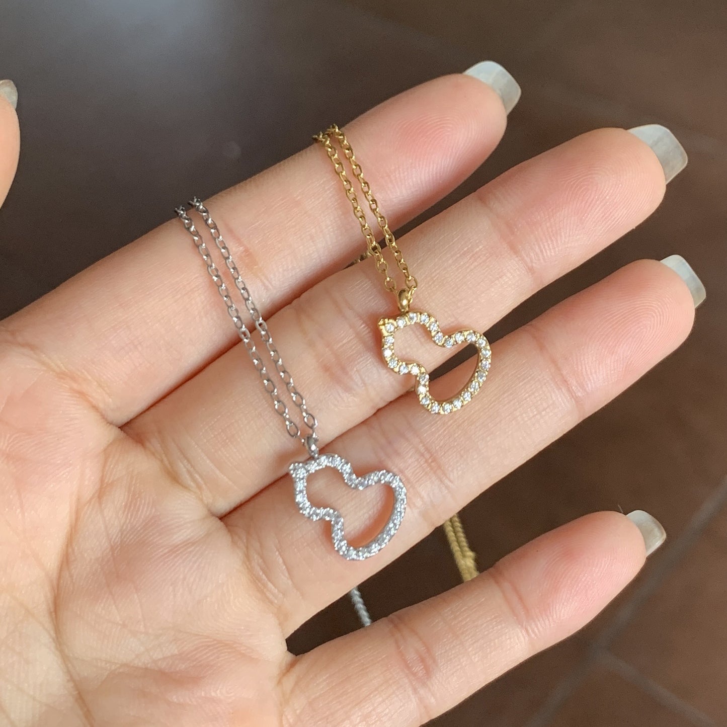Diamond Studded Hollow Gourd Gold-plated Full Necklace