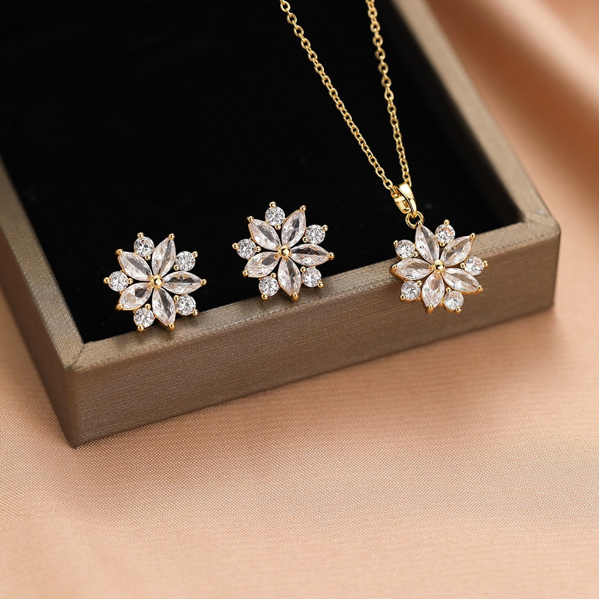 Glamorous Comfortable Two-piece Affordable Luxury Fashion Jewelry Set