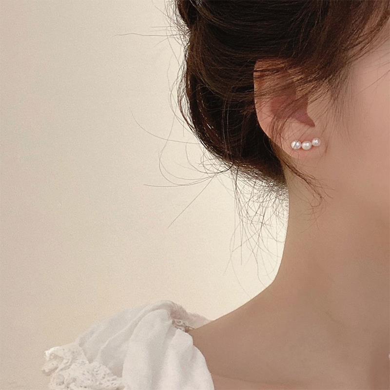 Pearl Female Winter Special Interest High-grade Light Earrings