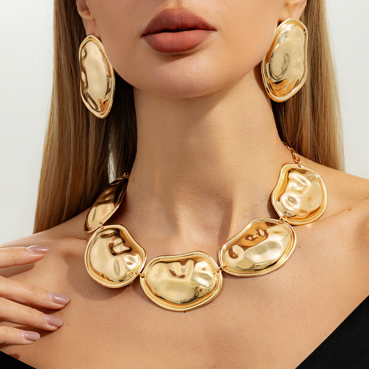 Women's Luxury Irregular Glossy Metal Sheet Fashionable Simple Necklace
