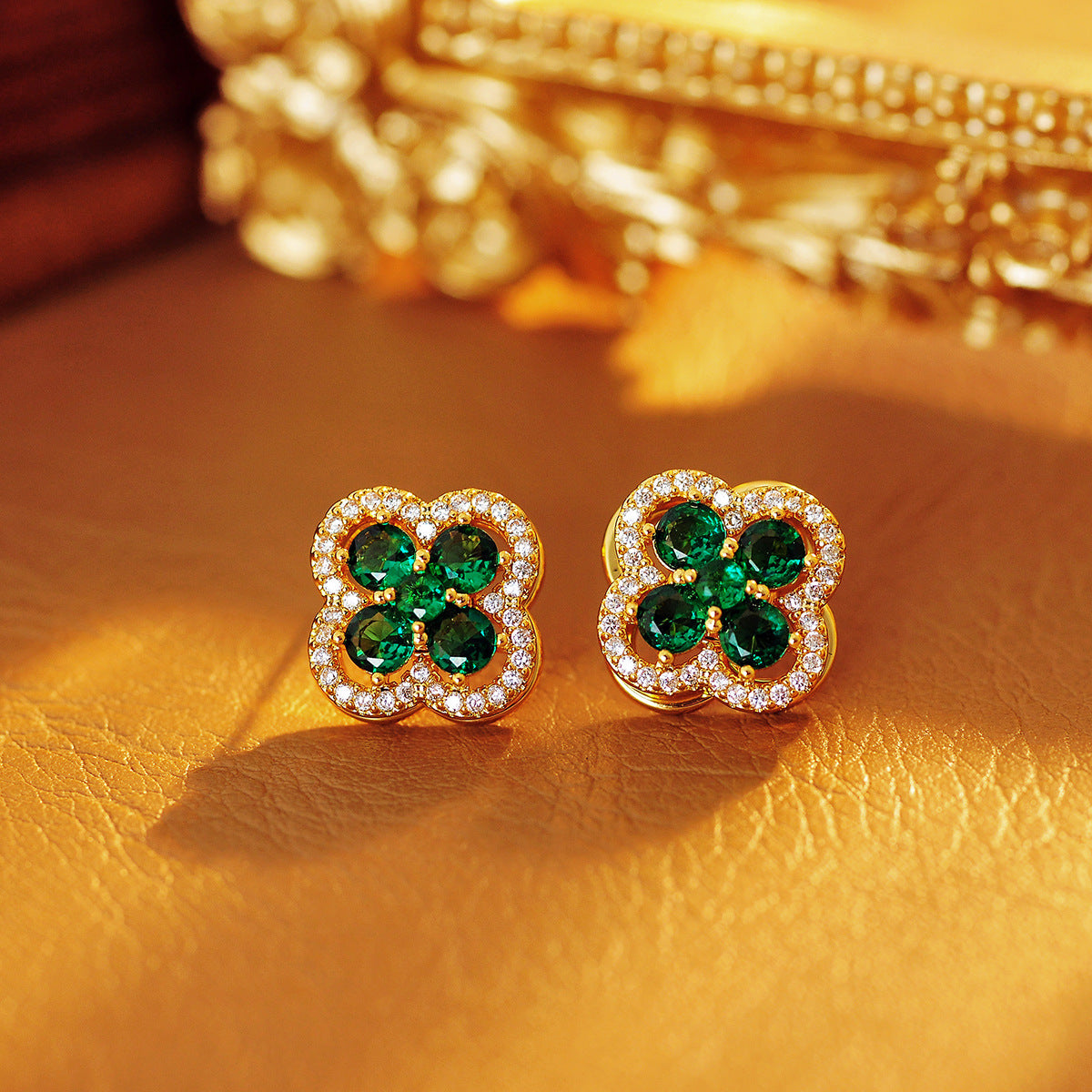 Exquisite Green Rotating Zircon Four-leaf Flower Necklaces