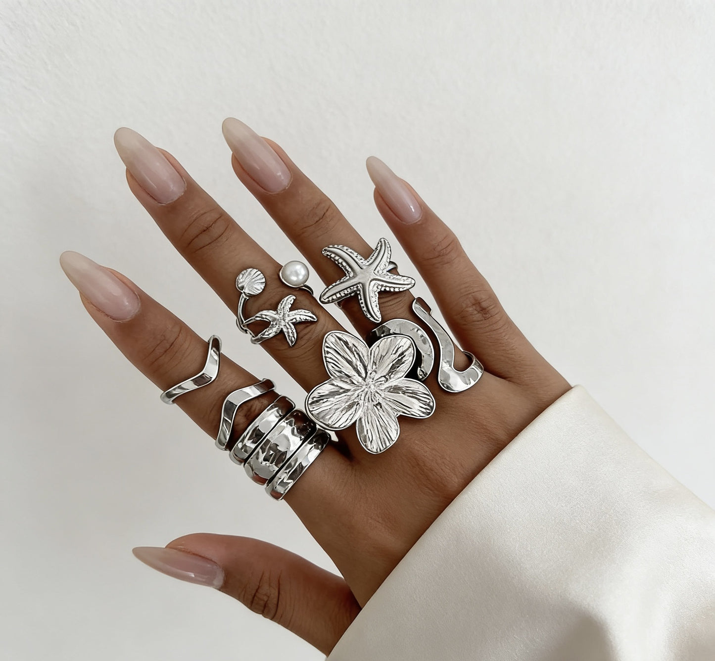 Hand Vintage Metal Geometry Irregular Diamond Ring