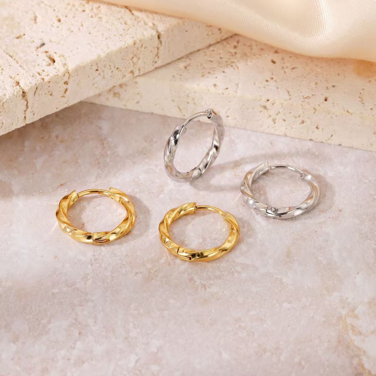 Source French Elegant Minimalist Mobius Twist Simple Cold Rings