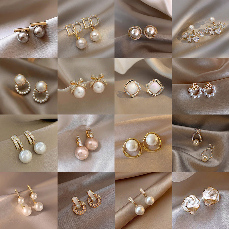 Women's Pearl French Minority Retro Affordable Luxury Stud Earrings