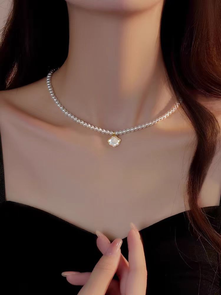 Women's Tea White Moonlight Bow Pearl Light Luxury Necklaces