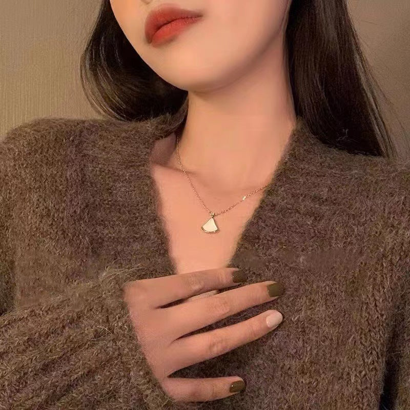 Shell Female Summer Tide Fan-shaped Light Necklace