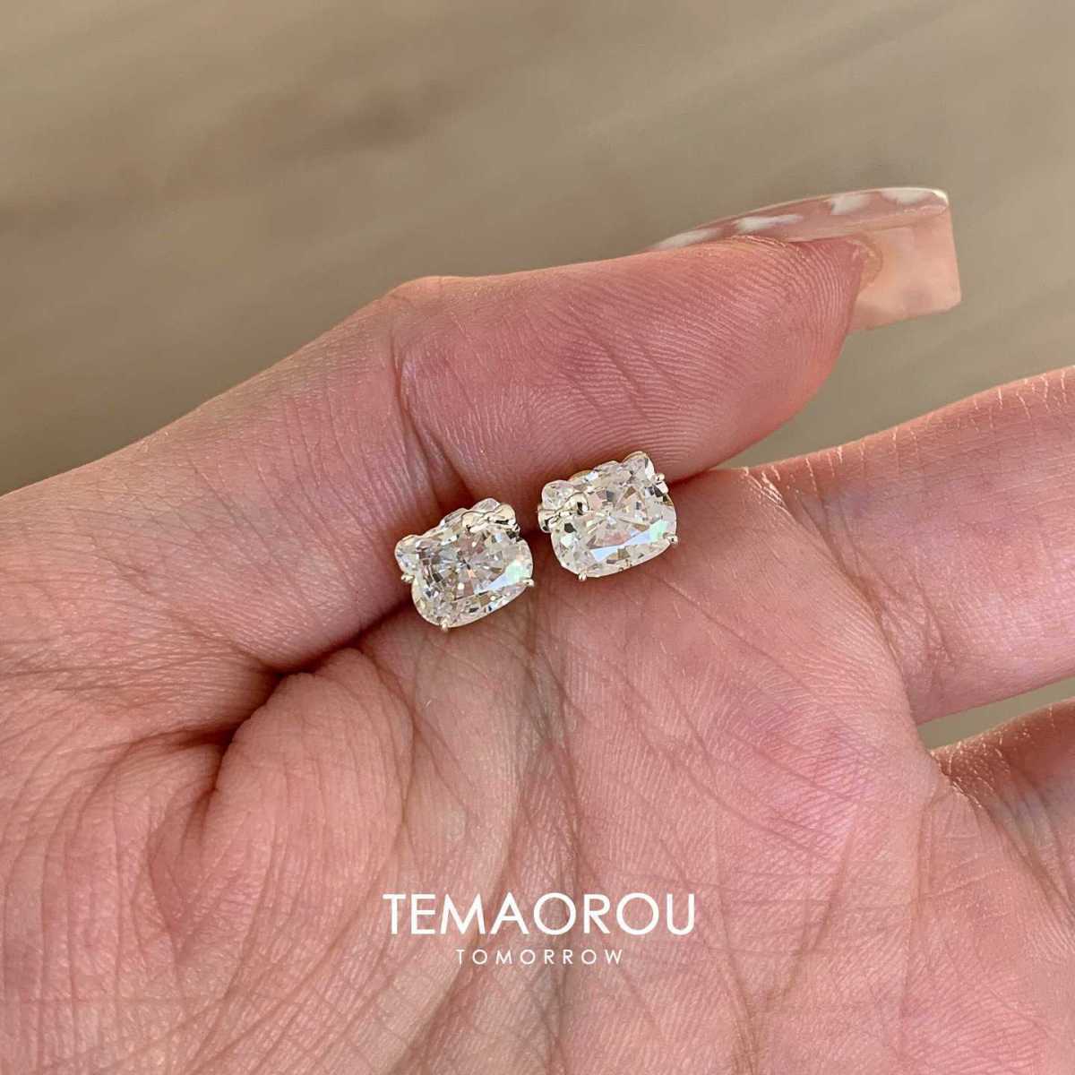Rhinestone Cat Sweet Niche Before Sleep Ear Stud Earrings
