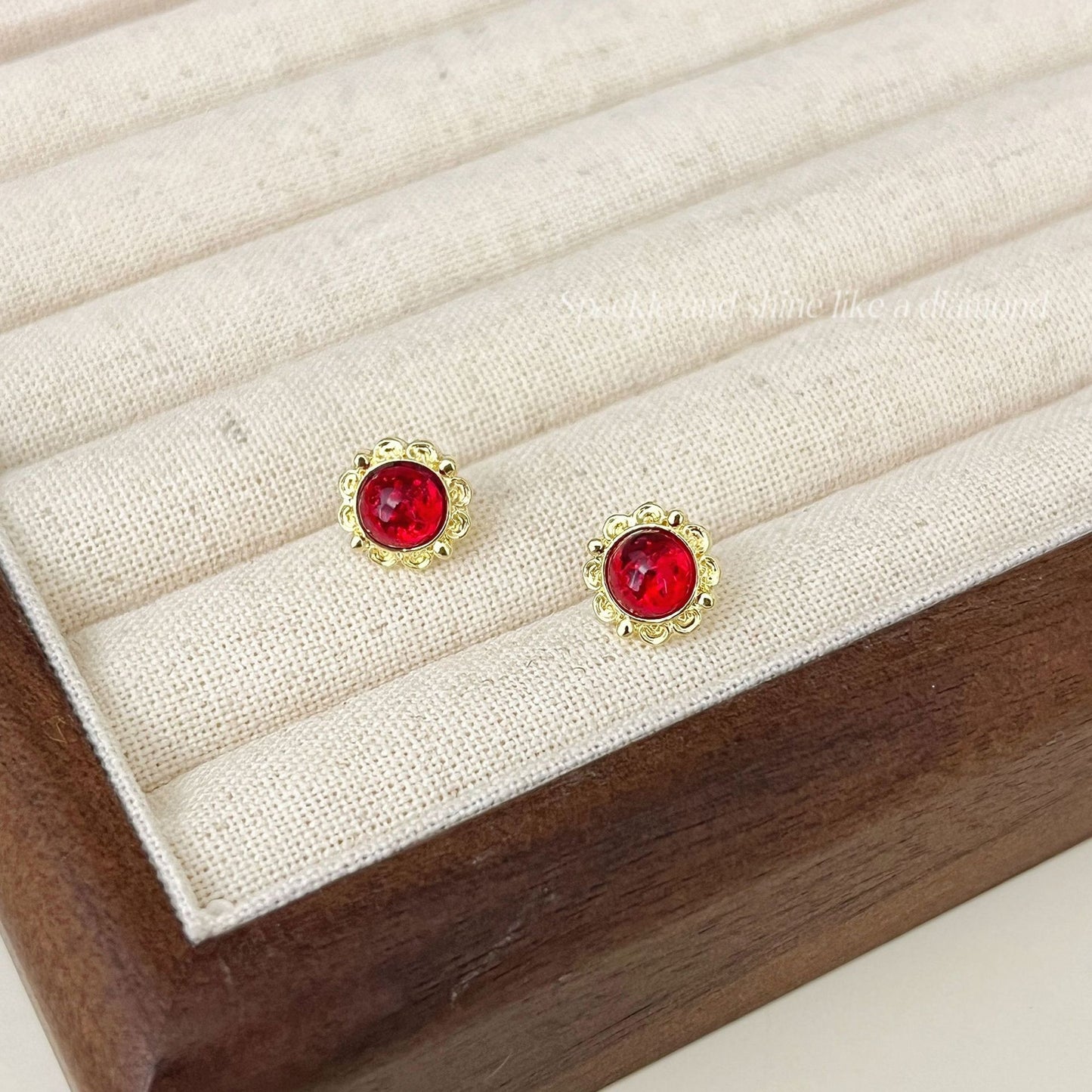 Flocking Female Red Elegant Crystal High-grade Light Earrings