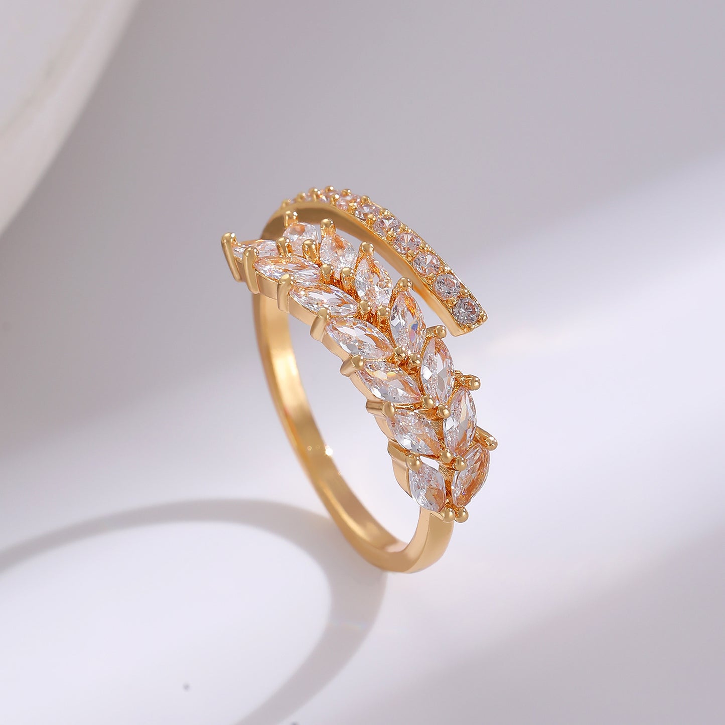 Micro Inlaid Zircon Four-leaf Clover Female Fashion Personality Vine Winding Ring