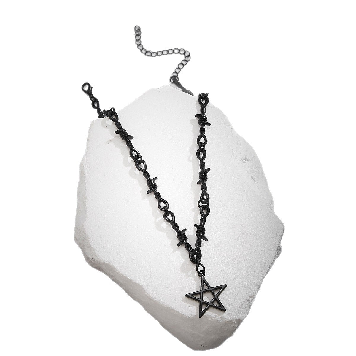 Five-pointed Star Hot Clavicle Female Thorn Personality Necklace