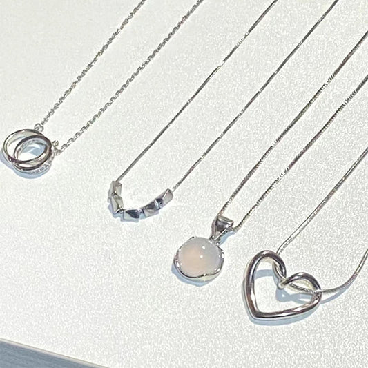 Women's Niche Hollow Heart Simple Elegant Gentle Fairy Design Pendants