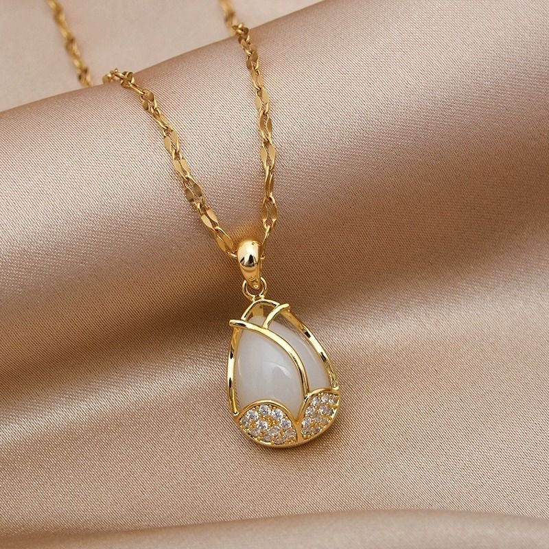Women's Luxury Simplicity Tulip Opal Titanium Steel Clavicle Chain Gold Necklace