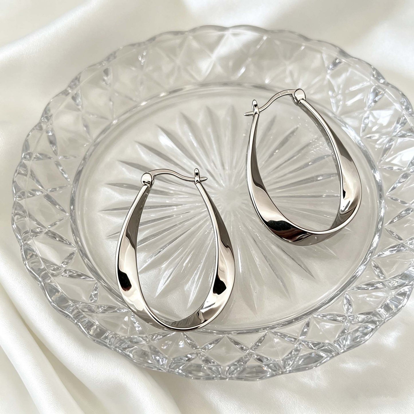 High Sense Ear Clip Niche Alloy Earrings