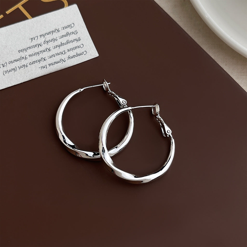 Women's Minimalist Exaggerated Big Ear Fashionable Temperament Personalized Cold Style Simple Earrings