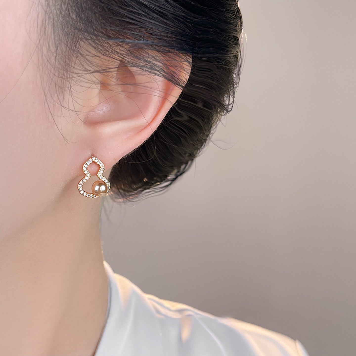 Sier Needle Gourd Coffee Champagne Pearl Old Money Style Chinese Earrings