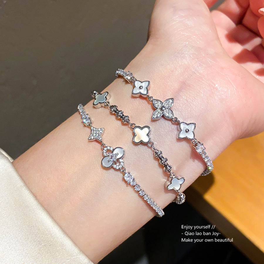 Women's Real Gold Electroplated Zircon Fritillary Flower Buckle Fashionable Exquisite Light Bracelets