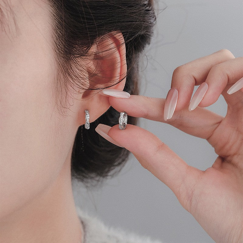 Women's Exquisite Clip Round Trendy Hoop Summer Earrings
