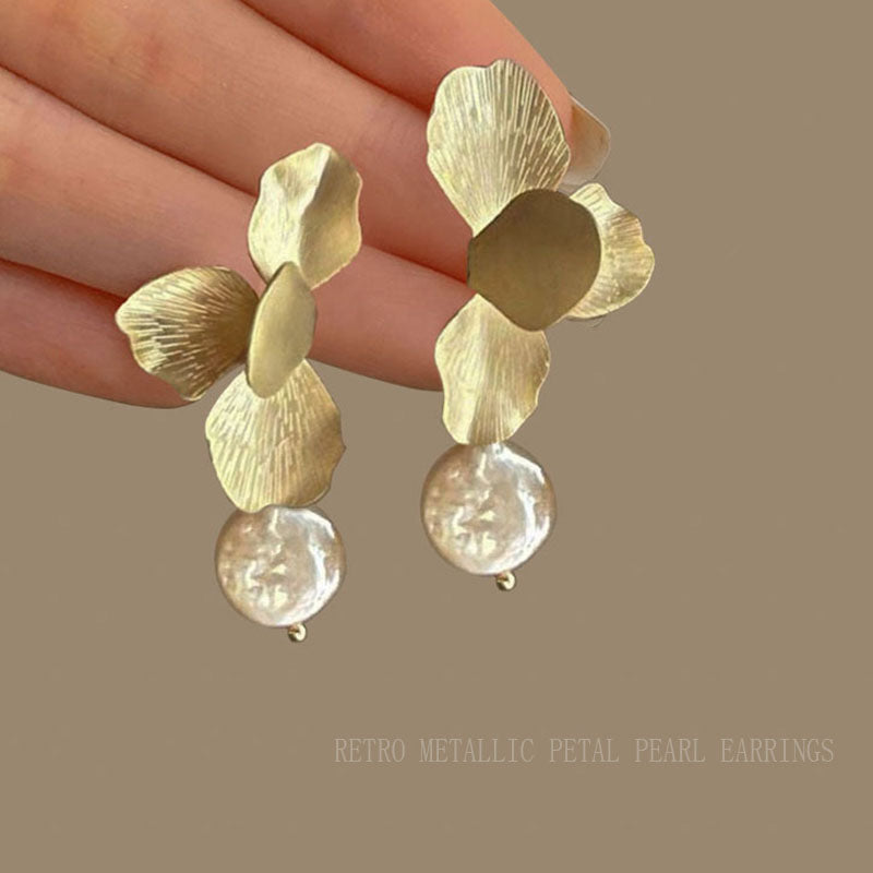 Women's Golden Light Luxury High-grade Metal Design Earrings